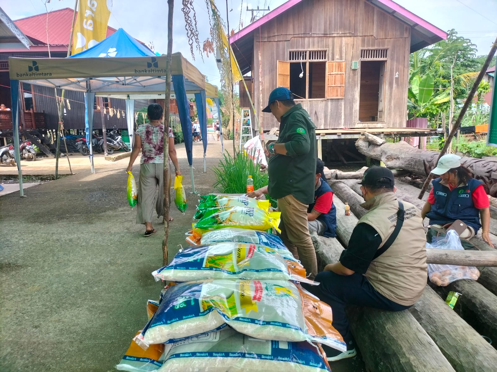 GERAKAN PANGAN MURAH KEMBALI DI LAKSANAKAN DALAM UPAYA STABILISASI PASOKAN, STOK, DAN HARGA PANGAN DI KABUPATEN MAHAKAM ULU KHUSUSNYA KECAMATAN LONG BAGUN