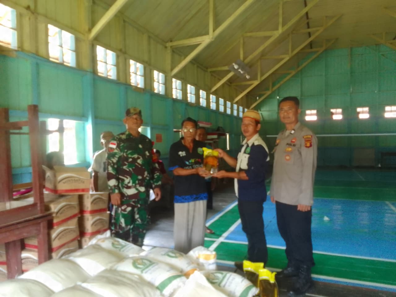 BANTUAN PANGAN PEMERINTAH PUSAT UNTUK KABUPATEN MAHAKAM ULU TELAH MULAI DI SALURKAN